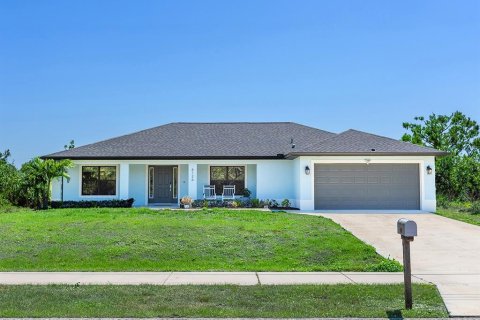 House in Englewood, Florida 3 bedrooms, 155.7 sq.m. № 1638041 - photo 1