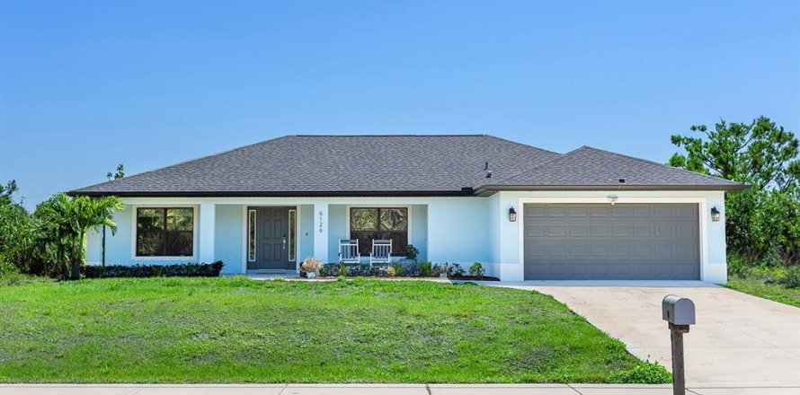 House in Englewood, Florida 3 bedrooms, 155.7 sq.m. № 1638041