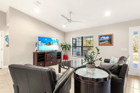 House in Englewood, Florida 3 bedrooms, 155.7 sq.m. № 1638041 - photo 8