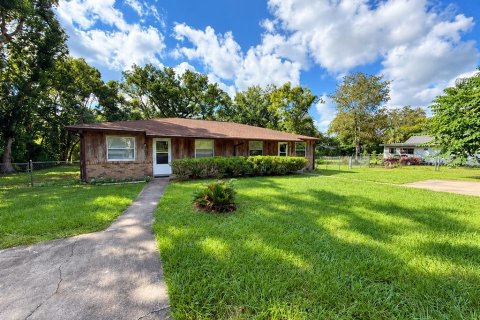 Commercial property in Ocala, Florida 4 bedrooms, 164.25 sq.m. № 2422734 - photo 2