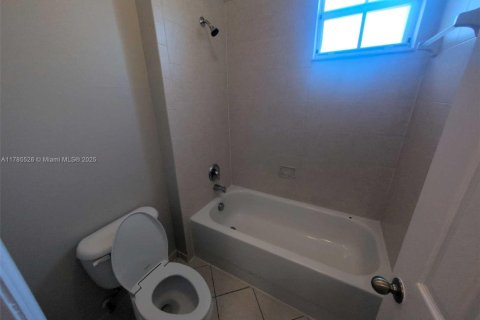 Villa ou maison à vendre à Homestead, Floride: 4 chambres, 221.01 m2 № 1641579 - photo 8
