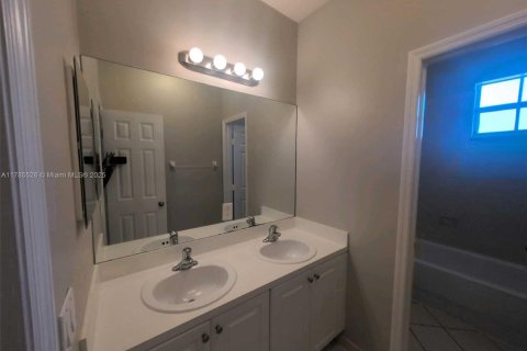Villa ou maison à vendre à Homestead, Floride: 4 chambres, 221.01 m2 № 1641579 - photo 9