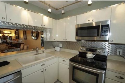 Купить кондоминиум в Лодерхилл, Флорида 2 спальни, 113.34м2, № 2053632 - фото 9