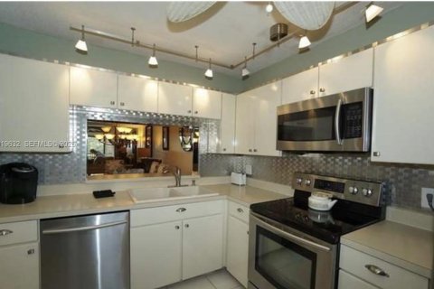 Купить кондоминиум в Лодерхилл, Флорида 2 спальни, 113.34м2, № 2053632 - фото 14