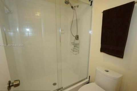 Купить кондоминиум в Лодерхилл, Флорида 2 спальни, 113.34м2, № 2053632 - фото 11