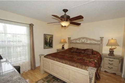 Купить кондоминиум в Лодерхилл, Флорида 2 спальни, 113.34м2, № 2053632 - фото 3