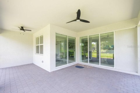 House in North Fort Myers, Florida 3 bedrooms, 193.98 sq.m. № 1719596 - photo 28