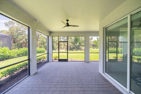 House in North Fort Myers, Florida 3 bedrooms, 193.98 sq.m. № 1719596 - photo 26
