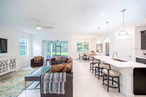 House in North Fort Myers, Florida 3 bedrooms, 193.98 sq.m. № 1719596 - photo 8