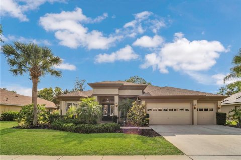 House in Land O' Lakes, Florida 3 bedrooms, 240.71 sq.m. № 1658313 - photo 1
