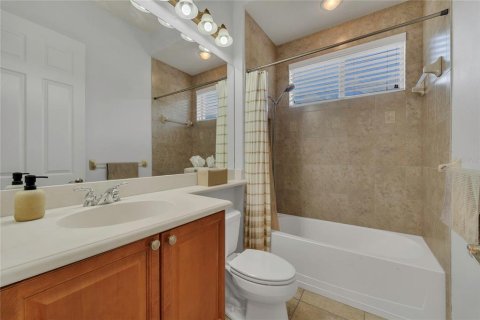 House in Land O' Lakes, Florida 3 bedrooms, 240.71 sq.m. № 1658313 - photo 27