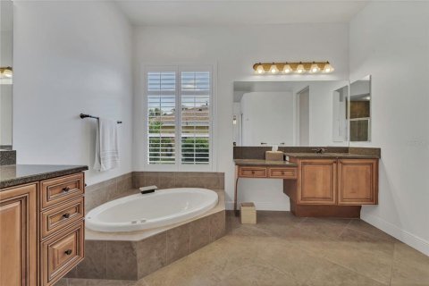 House in Land O' Lakes, Florida 3 bedrooms, 240.71 sq.m. № 1658313 - photo 26