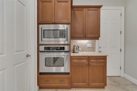 House in Land O' Lakes, Florida 3 bedrooms, 240.71 sq.m. № 1658313 - photo 19