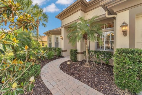 House in Land O' Lakes, Florida 3 bedrooms, 240.71 sq.m. № 1658313 - photo 2