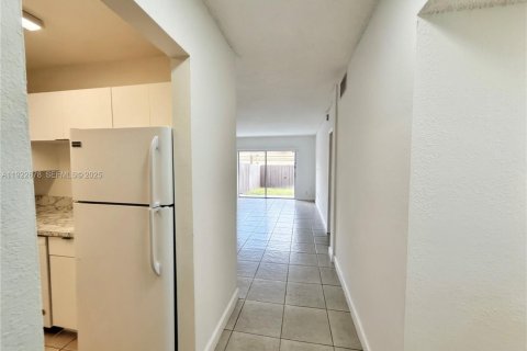 Copropriété à louer à Miami, Floride: 1 chambre, 78.97 m2 № 1976609 - photo 8