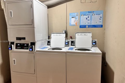 Copropriété à louer à Miami, Floride: 1 chambre, 78.97 m2 № 1976609 - photo 26