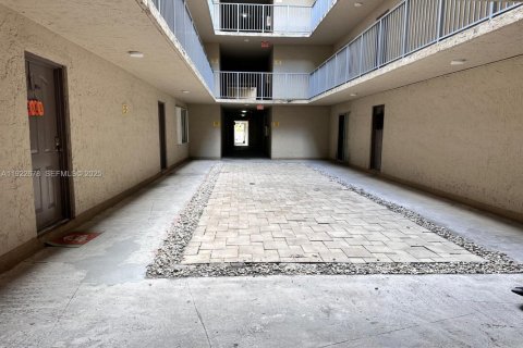 Copropriété à louer à Miami, Floride: 1 chambre, 78.97 m2 № 1976609 - photo 27