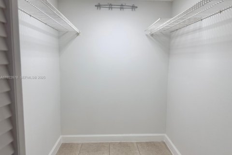 Copropriété à louer à Miami, Floride: 1 chambre, 78.97 m2 № 1976609 - photo 25