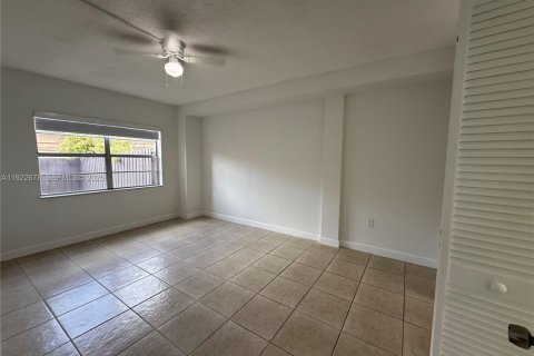Copropriété à louer à Miami, Floride: 1 chambre, 78.97 m2 № 1976609 - photo 15