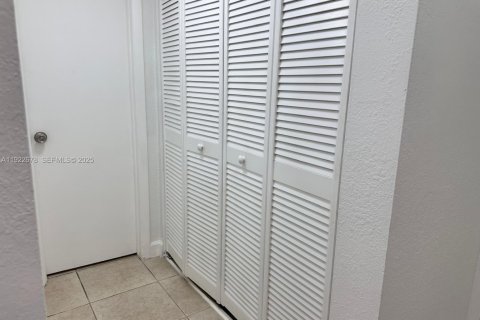 Copropriété à louer à Miami, Floride: 1 chambre, 78.97 m2 № 1976609 - photo 23