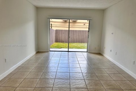 Copropriété à louer à Miami, Floride: 1 chambre, 78.97 m2 № 1976609 - photo 9