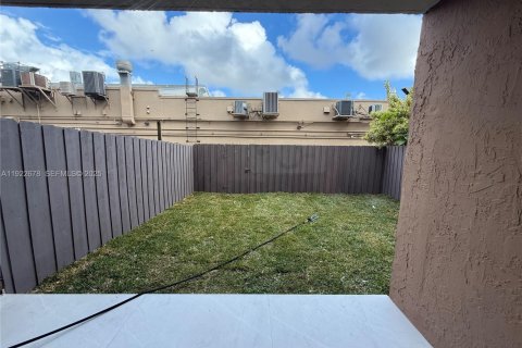 Copropriété à louer à Miami, Floride: 1 chambre, 78.97 m2 № 1976609 - photo 13