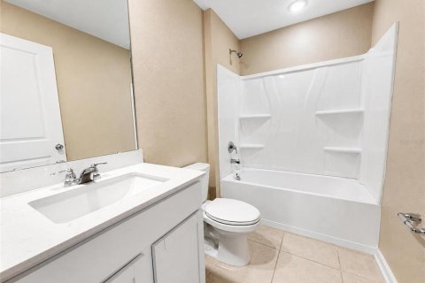 House in Lake Wales, Florida 4 bedrooms, 201.41 sq.m. № 2211557 - photo 11