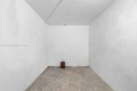 House in Homestead, Florida 4 bedrooms, 140.47 sq.m. № 1838647 - photo 6