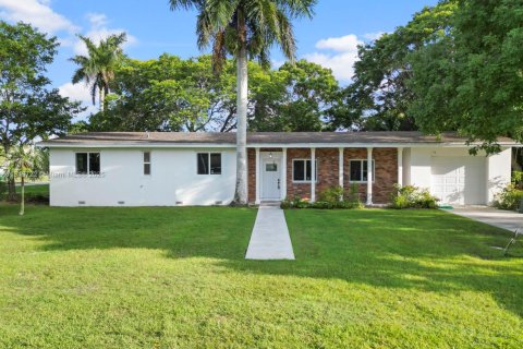 House in Homestead, Florida 4 bedrooms, 140.47 sq.m. № 1838647 - photo 1