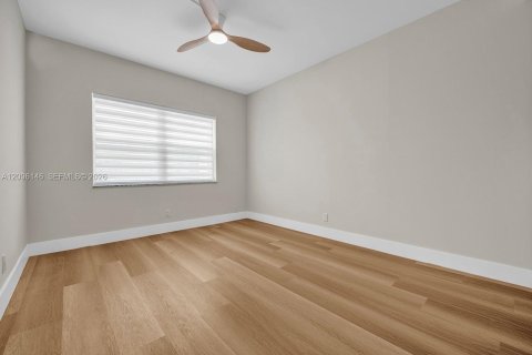 Condo in Pompano Beach, Florida, 2 bedrooms  № 2390377 - photo 29
