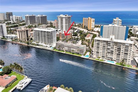 Condo in Pompano Beach, Florida, 2 bedrooms  № 2390377 - photo 2