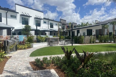 Touwnhouse à vendre à Plantation, Floride: 3 chambres, 153.38 m2 № 2432340 - photo 4