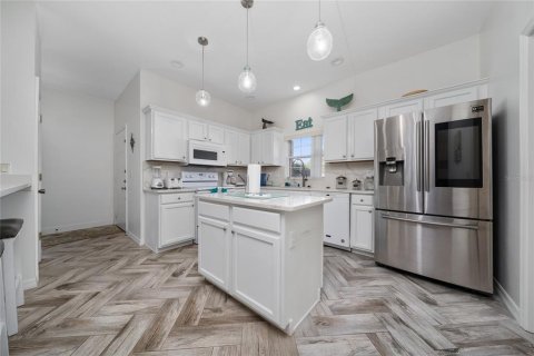 Casa en alquiler en Kissimmee, Florida, 3 dormitorios, 149.85 m2 № 1908193 - foto 4