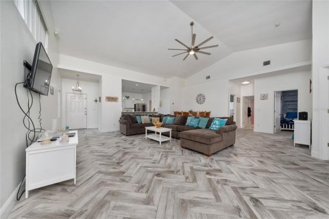 Casa en alquiler en Kissimmee, Florida, 3 dormitorios, 149.85 m2 № 1908193 - foto 1