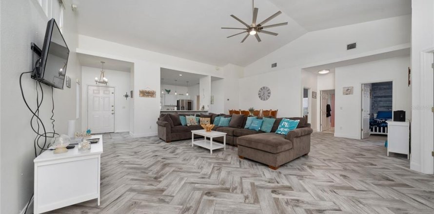 Casa en Kissimmee, Florida 3 dormitorios, 149.85 m2 № 1908193
