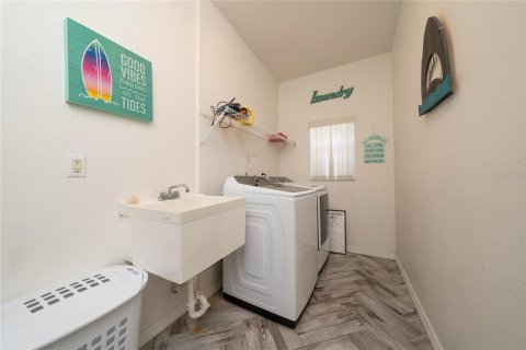 Casa en alquiler en Kissimmee, Florida, 3 dormitorios, 149.85 m2 № 1908193 - foto 16