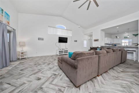 Casa en alquiler en Kissimmee, Florida, 3 dormitorios, 149.85 m2 № 1908193 - foto 2