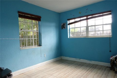 House in Miami Gardens, Florida 4 bedrooms, 125.42 sq.m. № 1975700 - photo 19
