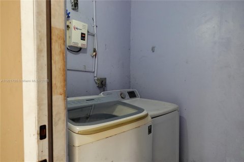 House in Miami Gardens, Florida 4 bedrooms, 125.42 sq.m. № 1975700 - photo 24