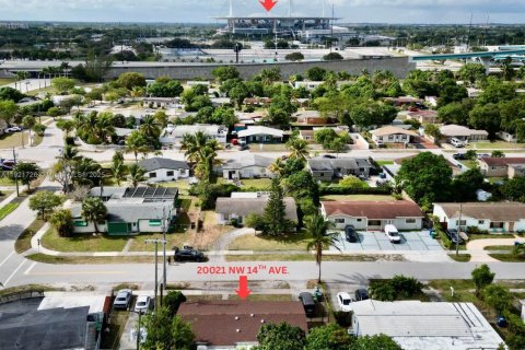 House in Miami Gardens, Florida 4 bedrooms, 125.42 sq.m. № 1975700 - photo 5