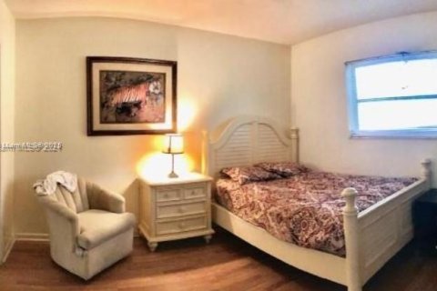 Condominio en venta en Lake Worth, Florida, 2 dormitorios, 77.39 m2 № 1981574 - foto 4