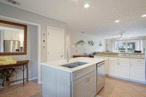Propiedad comercial en venta en St. Lucie, Florida, 147.71 m2 № 2085359 - foto 12