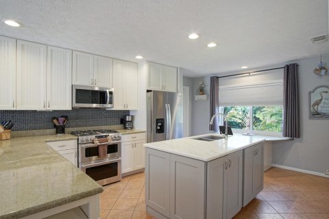 Propiedad comercial en venta en St. Lucie, Florida, 147.71 m2 № 2085359 - foto 10