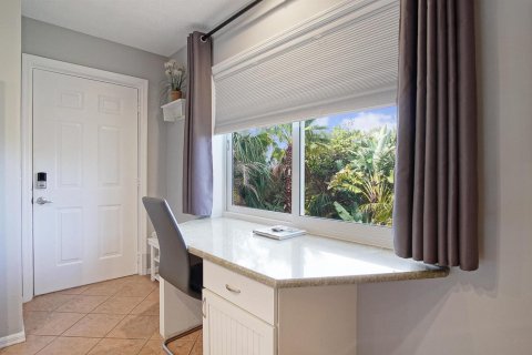 Propiedad comercial en venta en St. Lucie, Florida, 147.71 m2 № 2085359 - foto 15