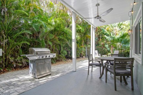 Propiedad comercial en venta en St. Lucie, Florida, 147.71 m2 № 2085359 - foto 25
