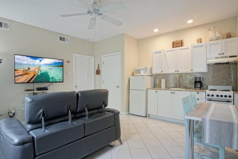 Propiedad comercial en venta en St. Lucie, Florida, 147.71 m2 № 2085359 - foto 27