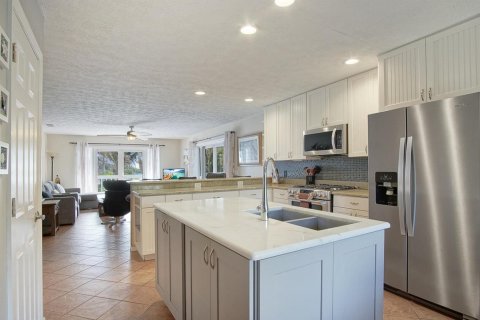 Propiedad comercial en venta en St. Lucie, Florida, 147.71 m2 № 2085359 - foto 11