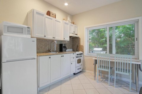 Propiedad comercial en venta en St. Lucie, Florida, 147.71 m2 № 2085359 - foto 28