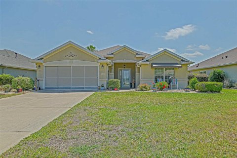House in Summerfield, Florida 3 bedrooms, 159.61 sq.m. № 1740993 - photo 1