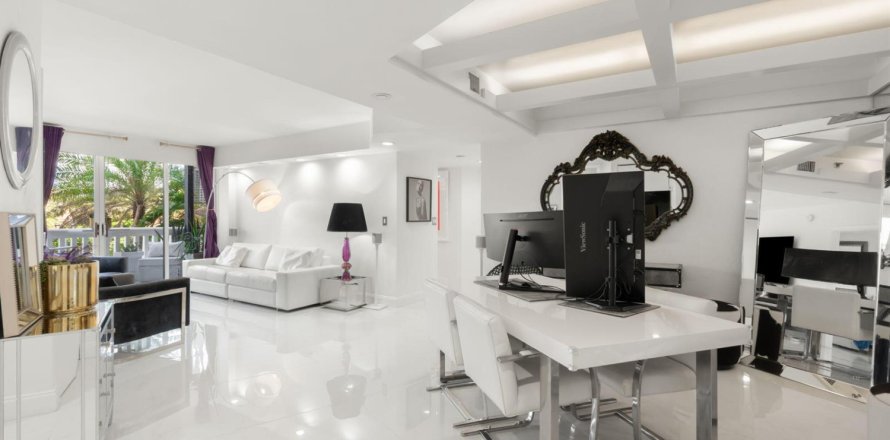 Condominio en Aventura, Florida, 2 dormitorios  № 2260169